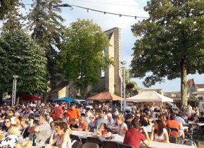 Marché nocturne de Sain Emilion avec les vins de Bordeaux du Château Haut de Lerm